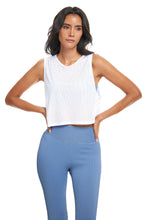 بلوزة قصيرة بدون أكمام