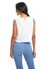 بلوزة قصيرة بدون أكمام